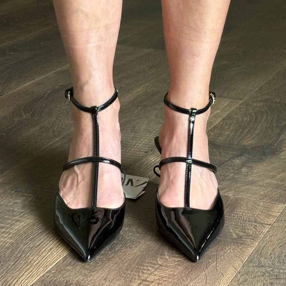 Perfect heel that’s strapy, sexy, comfy, and ready for a night out!